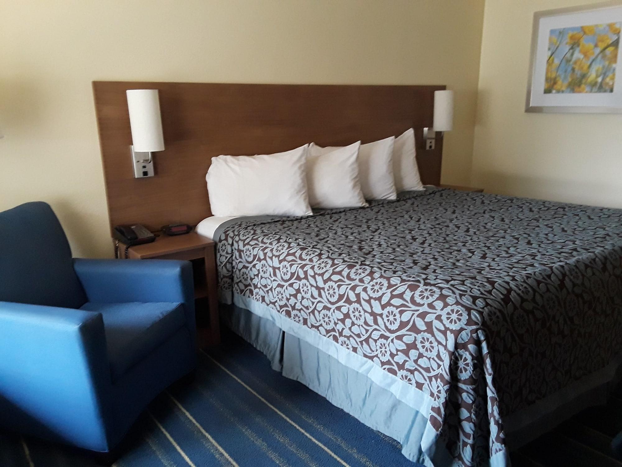 Days Inn By Wyndham Newark Wilmington Esterno foto