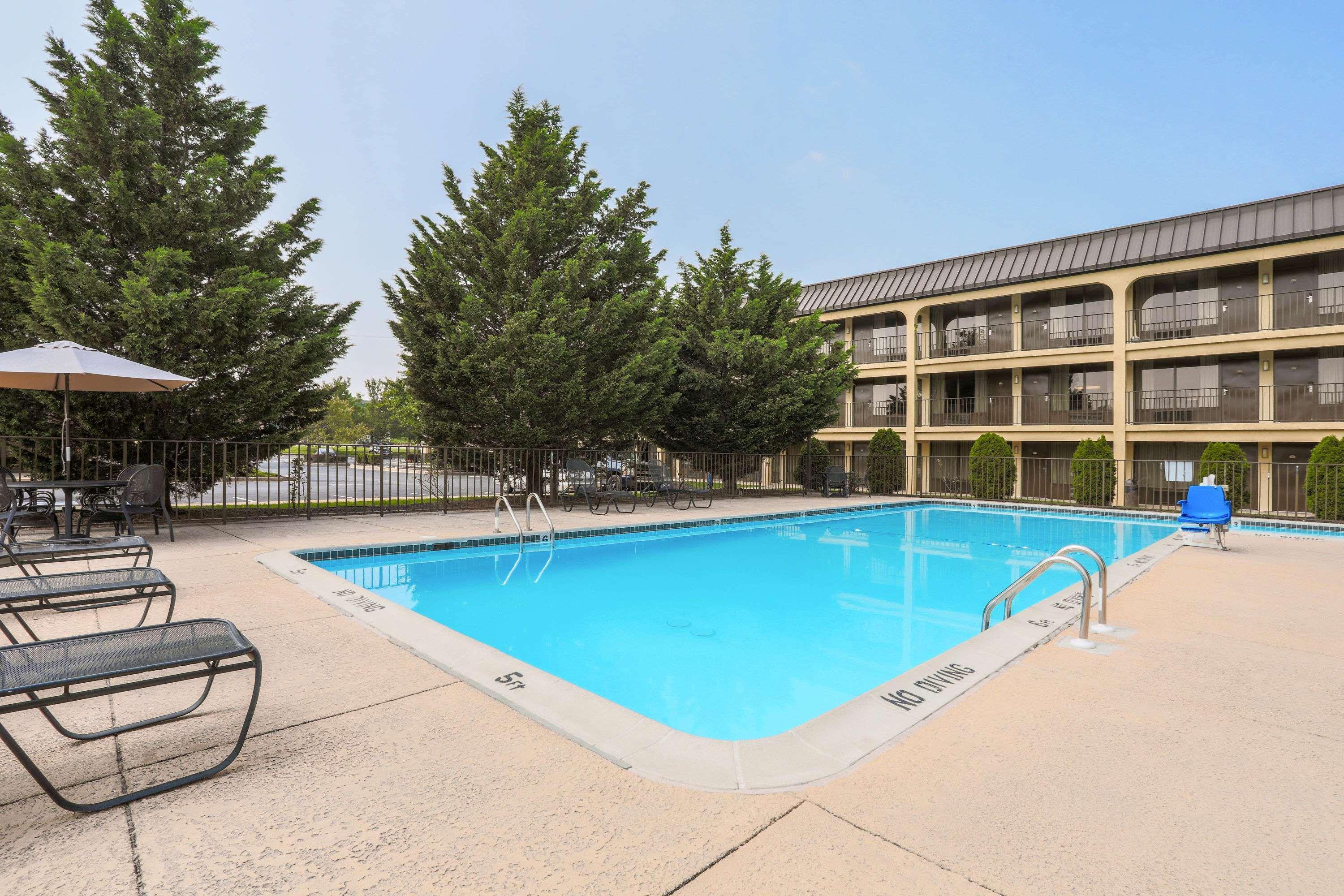 Days Inn By Wyndham Newark Wilmington Esterno foto