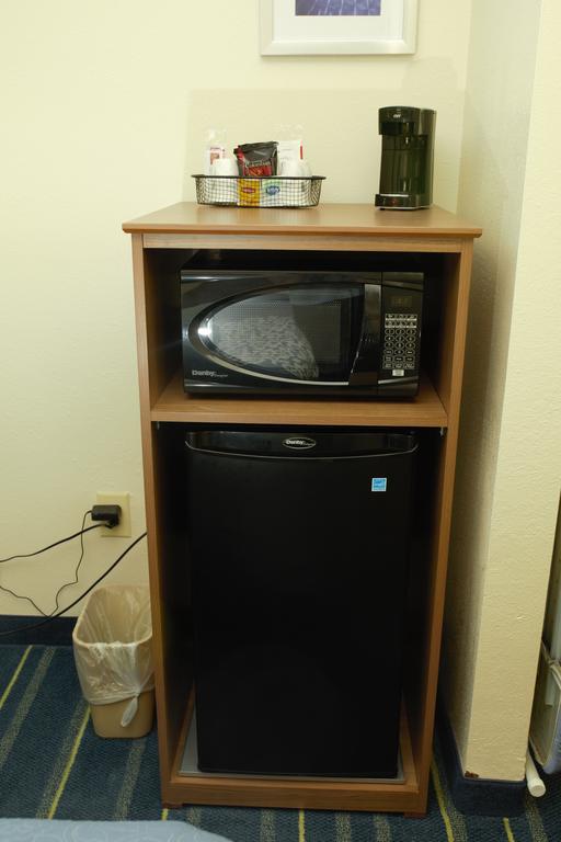 Days Inn By Wyndham Newark Wilmington Esterno foto