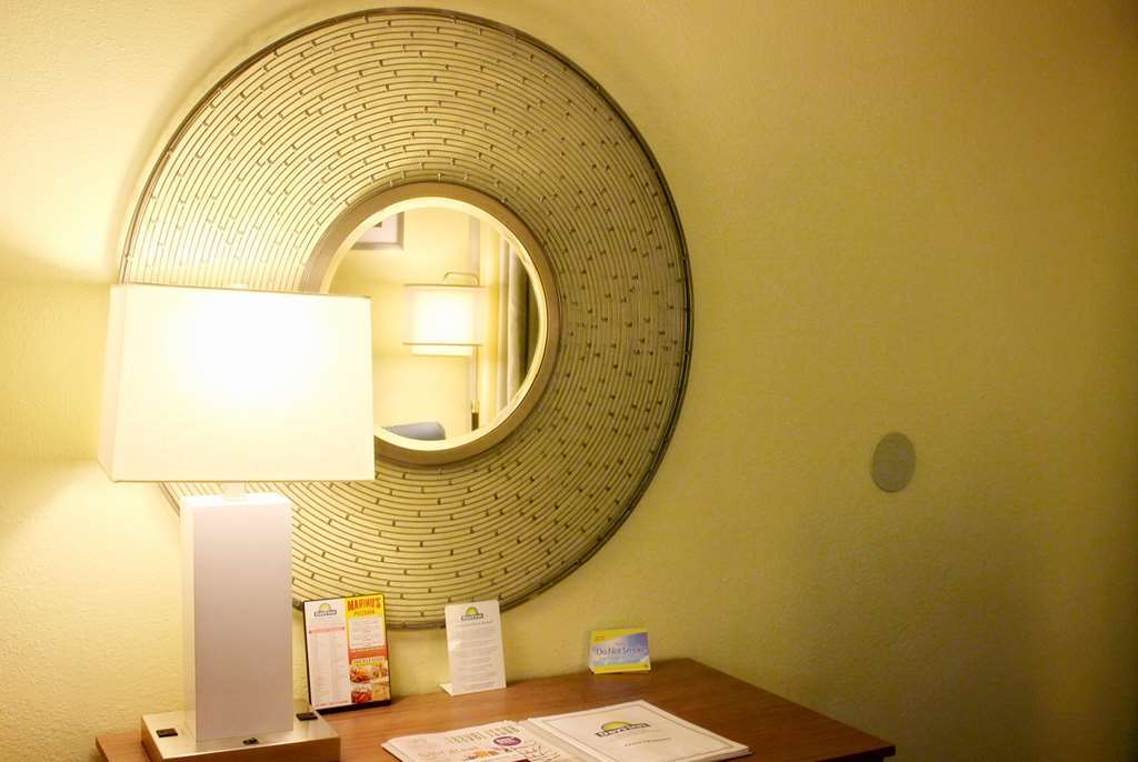 Days Inn By Wyndham Newark Wilmington Camera foto