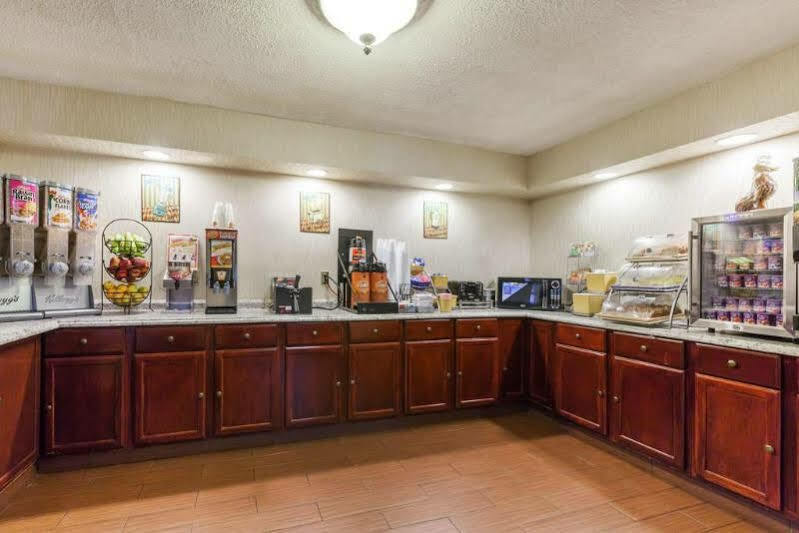 Days Inn By Wyndham Newark Wilmington Esterno foto