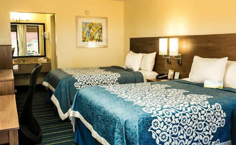 Days Inn By Wyndham Newark Wilmington Esterno foto