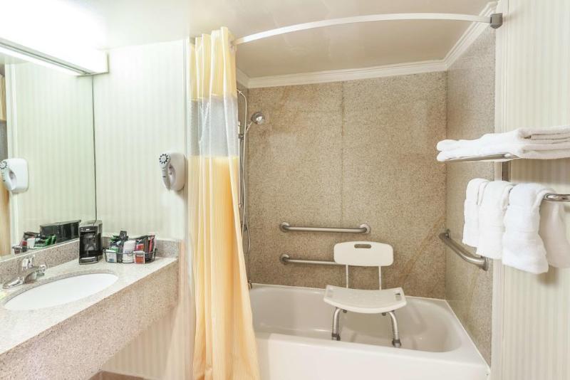 Days Inn By Wyndham Newark Wilmington Esterno foto