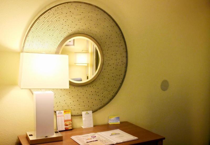 Days Inn By Wyndham Newark Wilmington Esterno foto